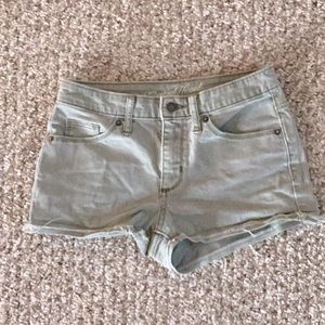 Universal Thread women’s size 00, light green jean shorts
